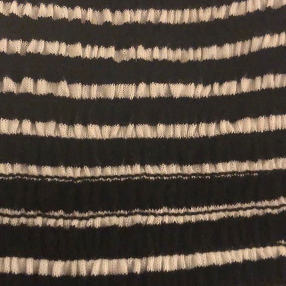 Crop Top - Picture 2 of 4